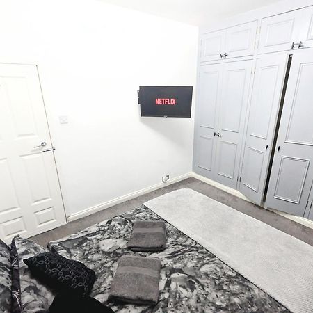 Bromley Serviced Apartments - Beckenham Place Park - London - 2 Bed House - Free Parking - 2 Beds 1 Sofabed Екстер'єр фото