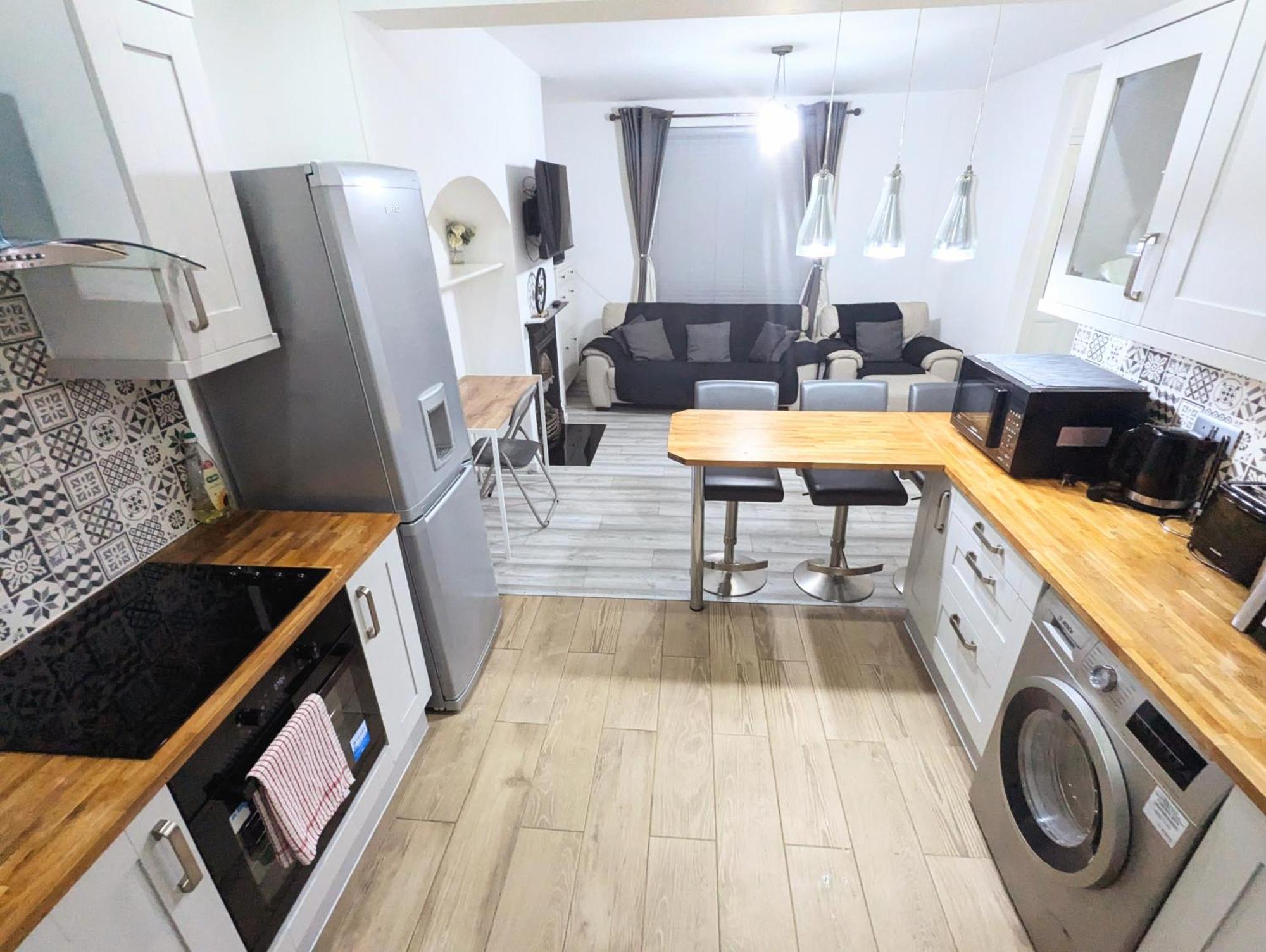 Bromley Serviced Apartments - Beckenham Place Park - London - 2 Bed House - Free Parking - 2 Beds 1 Sofabed Екстер'єр фото