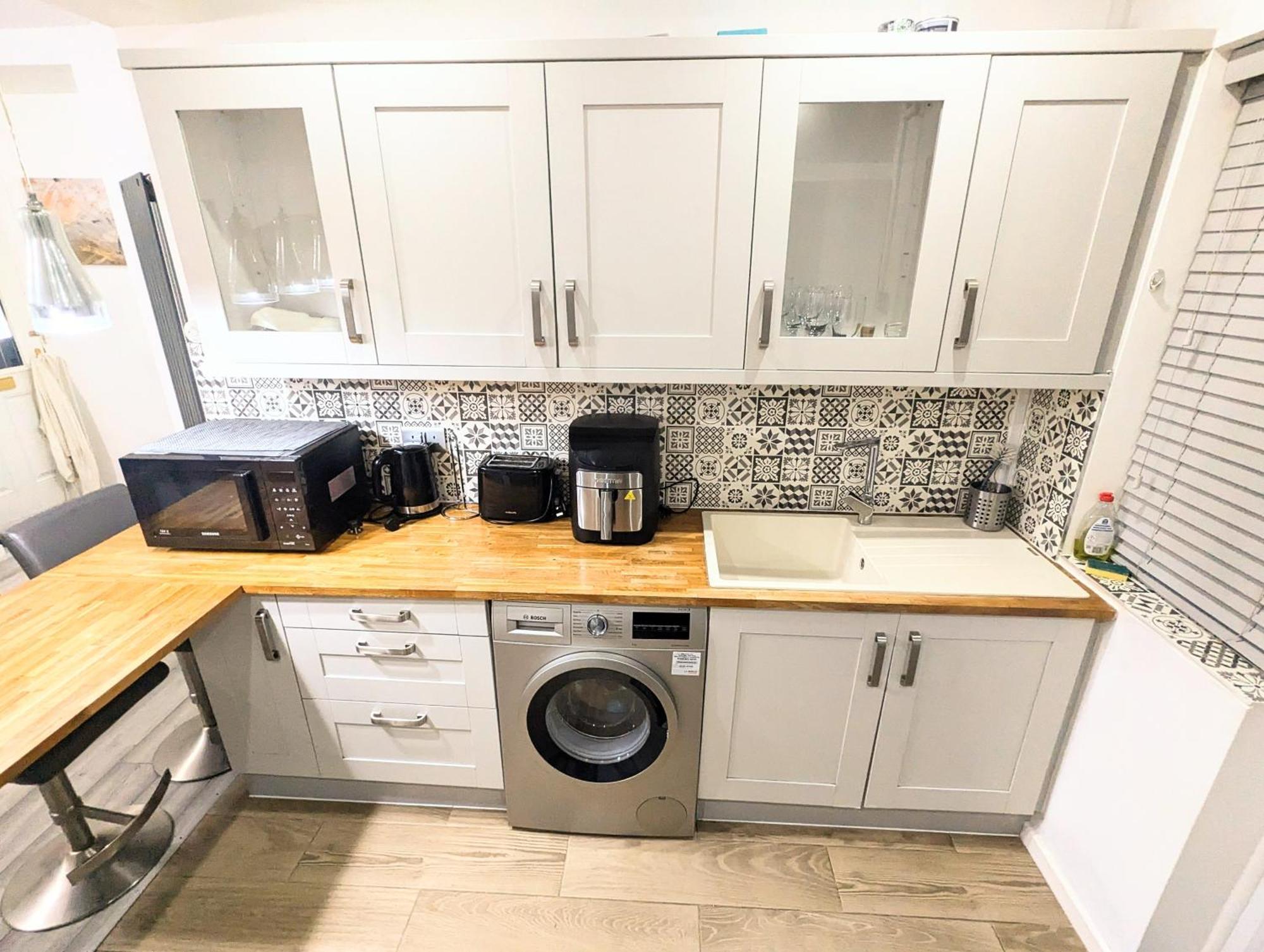 Bromley Serviced Apartments - Beckenham Place Park - London - 2 Bed House - Free Parking - 2 Beds 1 Sofabed Екстер'єр фото