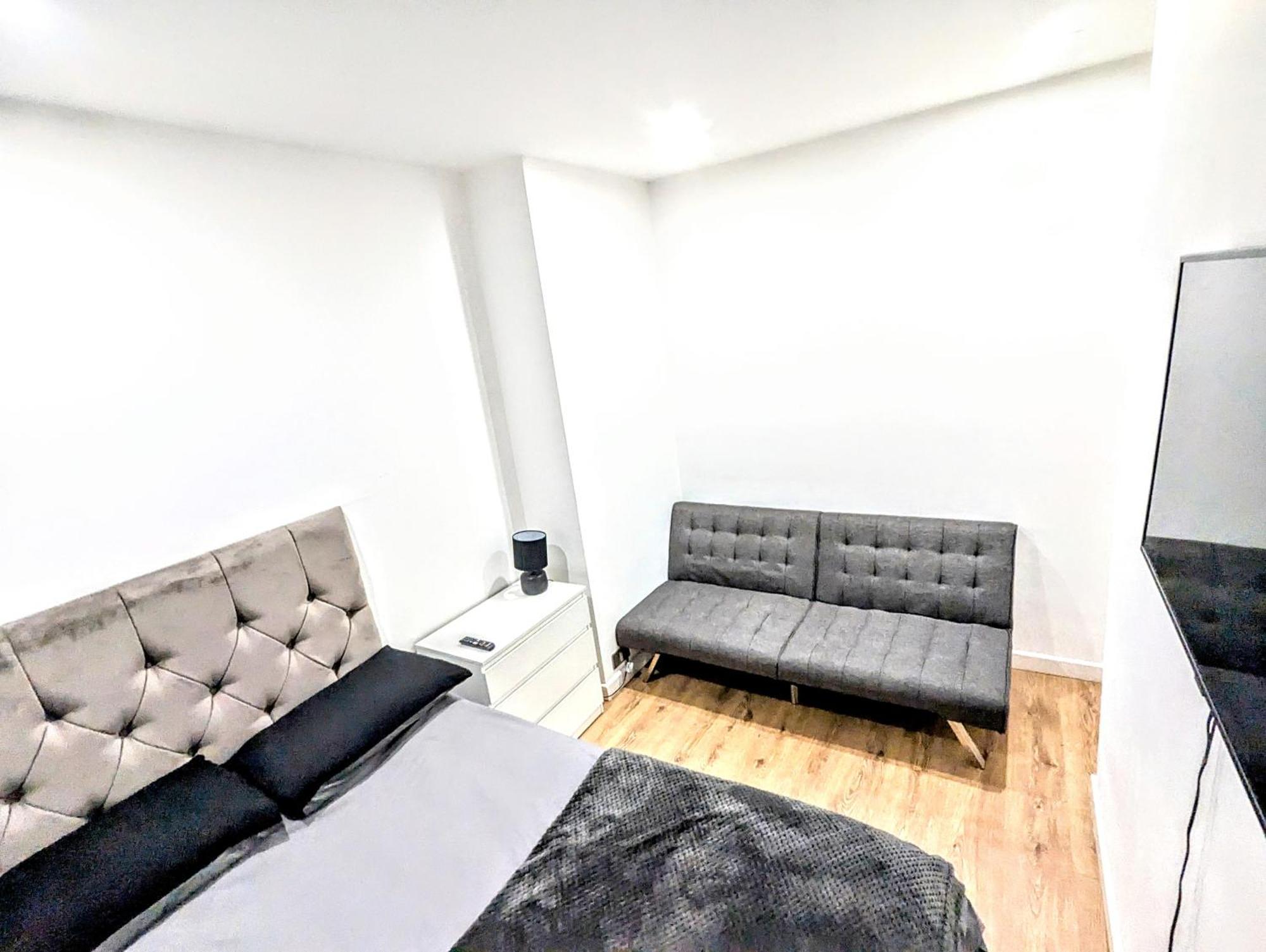Bromley Serviced Apartments - Beckenham Place Park - London - 2 Bed House - Free Parking - 2 Beds 1 Sofabed Екстер'єр фото